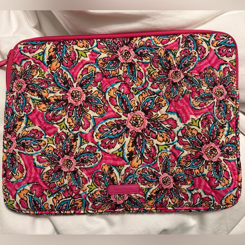NWOT Vera Bradley Pink Floral Quilted Pouch